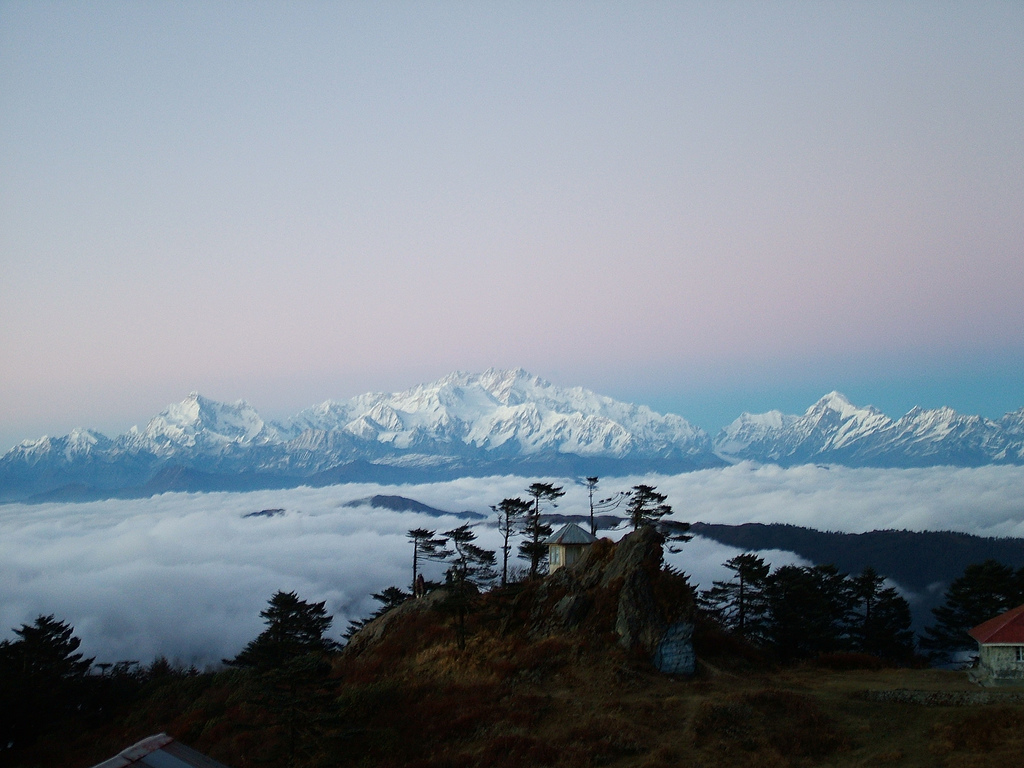 Sandakphu Trek Guide: See Everest & Kanchenjunga
